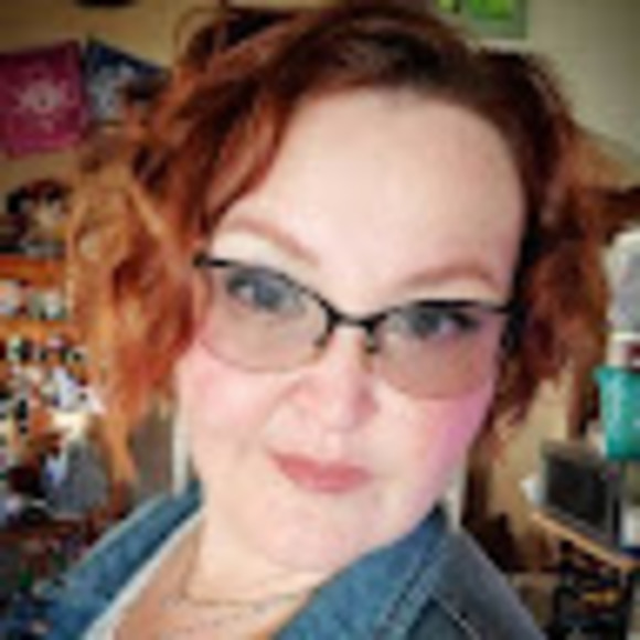 Meet your Posher, Jennifer - Picture 1 of 1